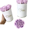 Blomsterkasse Inspiruj - Hvid kasse med sæberoser - nr. 6 Lys lilla