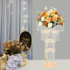 Blomsterstander med krystaller til bryllup - 4-etagers rund piedestal - Fritstående - 50×90 cm - Jern og akryl - Lyserød