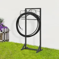 Haveslangeholder - Fritstående slangestativ - Jern - Med jordspyd - Bæreevne 22,68 kg - Mål 38×18×86 cm - Samlet højde 106 cm - Sort