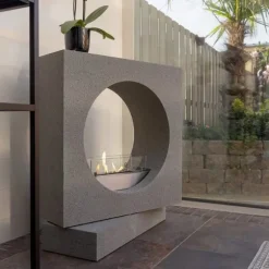 Milano bioethanol tunnel pejs - Beton udseende - Fritstående - Dekorativ pejs - 2 KW varme
