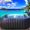 Oppustelig jacuzzi – Ø165 cm – 3 personer – 105 massagedyser – Med pumpe, låg og filter – Sort/hvid – Rund – Op til 42°C