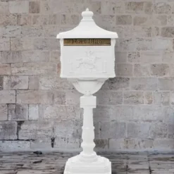 Postkasse med piedestal i vintagestil - Rustbestandig aluminium | Farve: Hvid