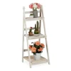 Robust hvid trætrappe med blomstermotiv
