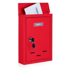 Robust postkasse med navneskilt