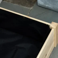 Rootz Højbed - 2 planteområder - Indvendig foring lavet af fleece - Vejrbestandig - Massivt træ - 244 cm x 61,5 cm x 27 cm