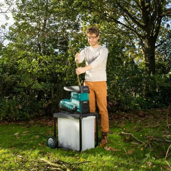 VONROC Kompostkværn - 2800W | Lydsvag induktionsmotor | Flishugger Ø45mm | Inkl. 60L opsamlingsbeholder & skubbepind